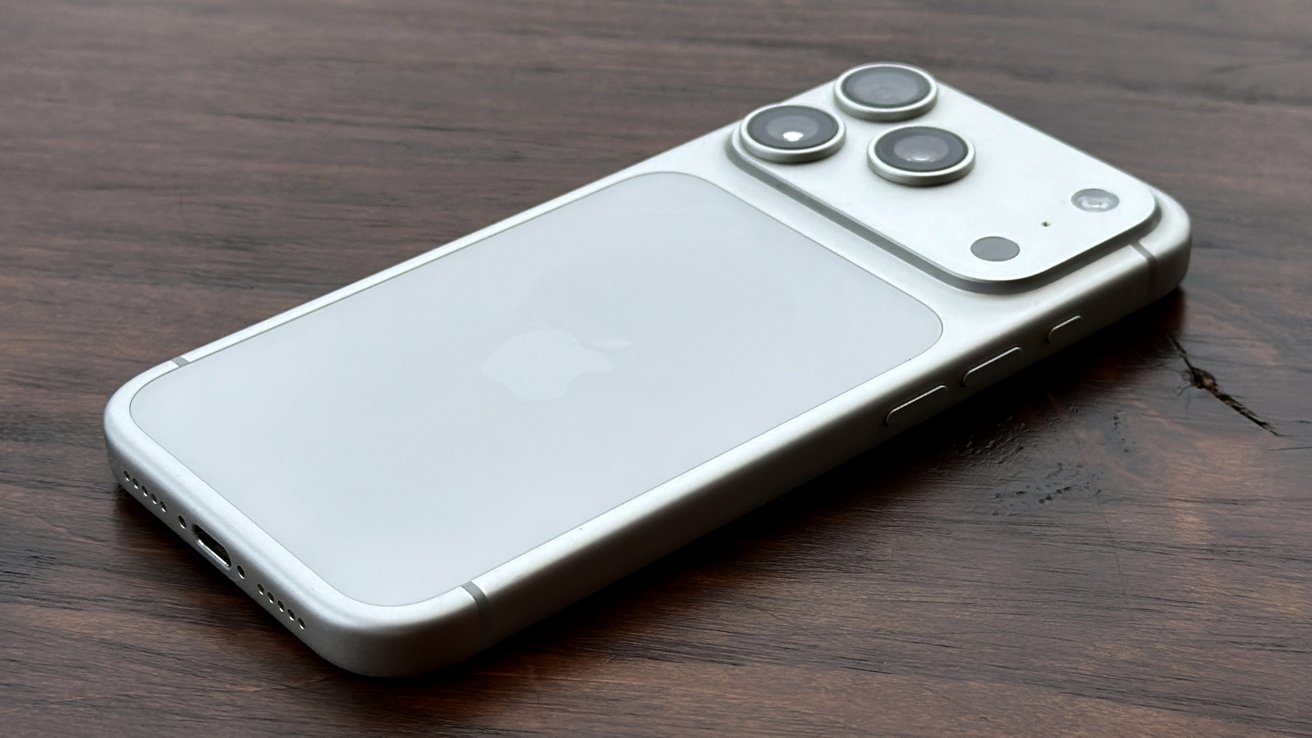 iPhone 17 Proの背面。ストレージのNAND種別が話題になっている